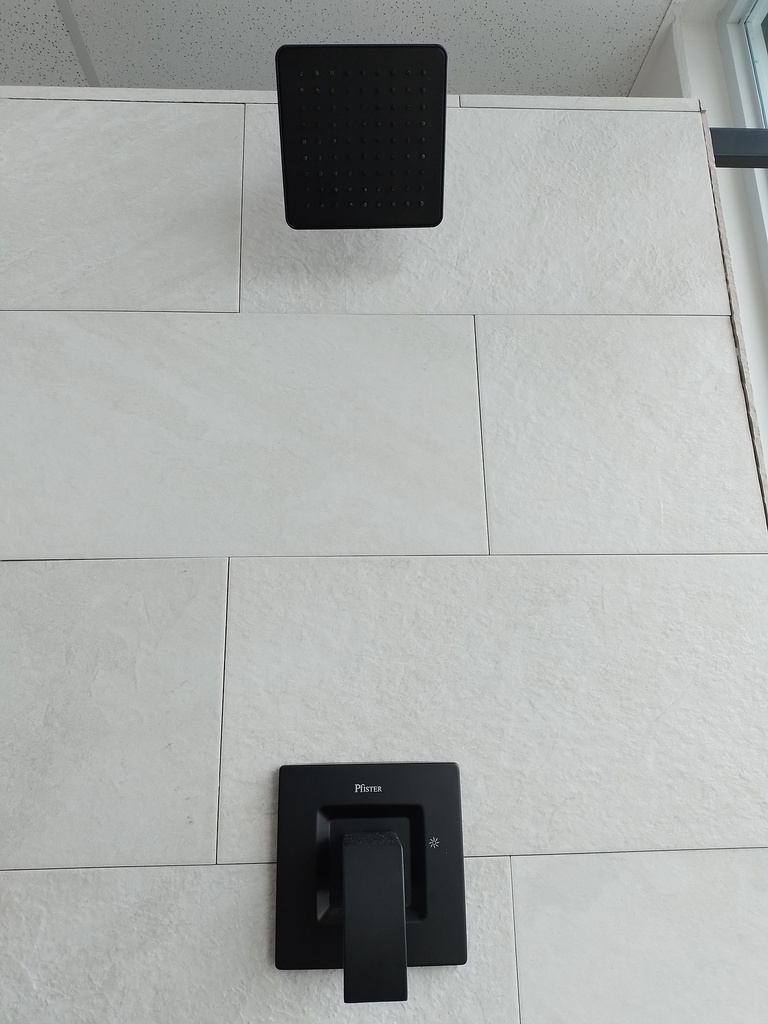 MEZC.DUCHA (MATT BLACK) PFISTER(KENZO) Sin Válvula
